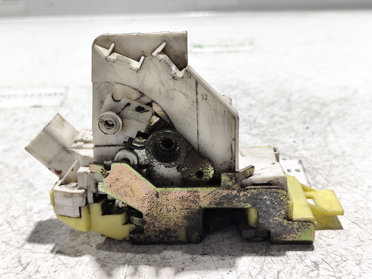 Fecho da Porta Frente Dto FORD FOCUS (DAW, DBW) | 98 - 09 Imagem-1