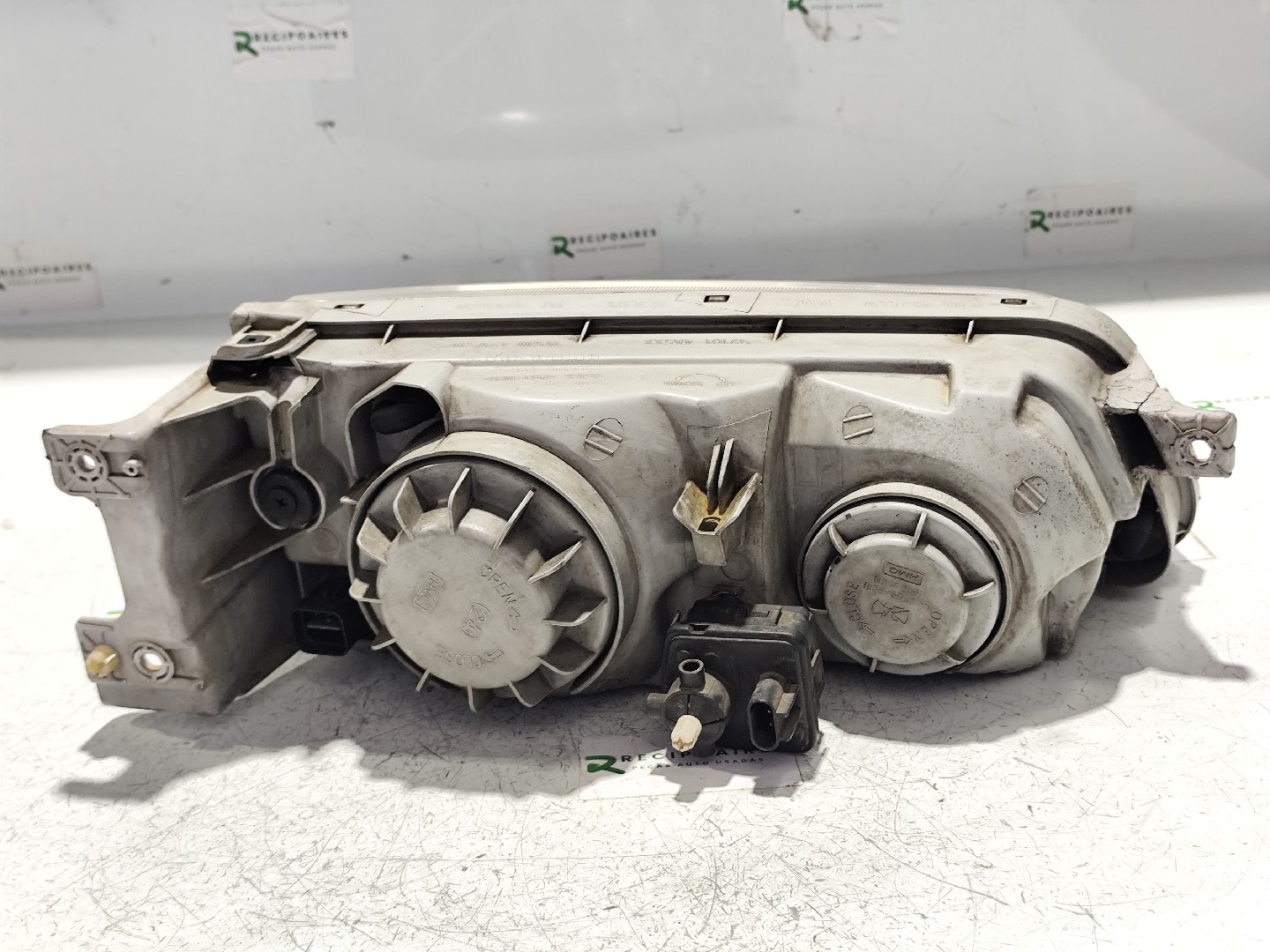 Left Headlight HYUNDAI H-1 Caixa (A1) | 97 - 08 Imagem-1