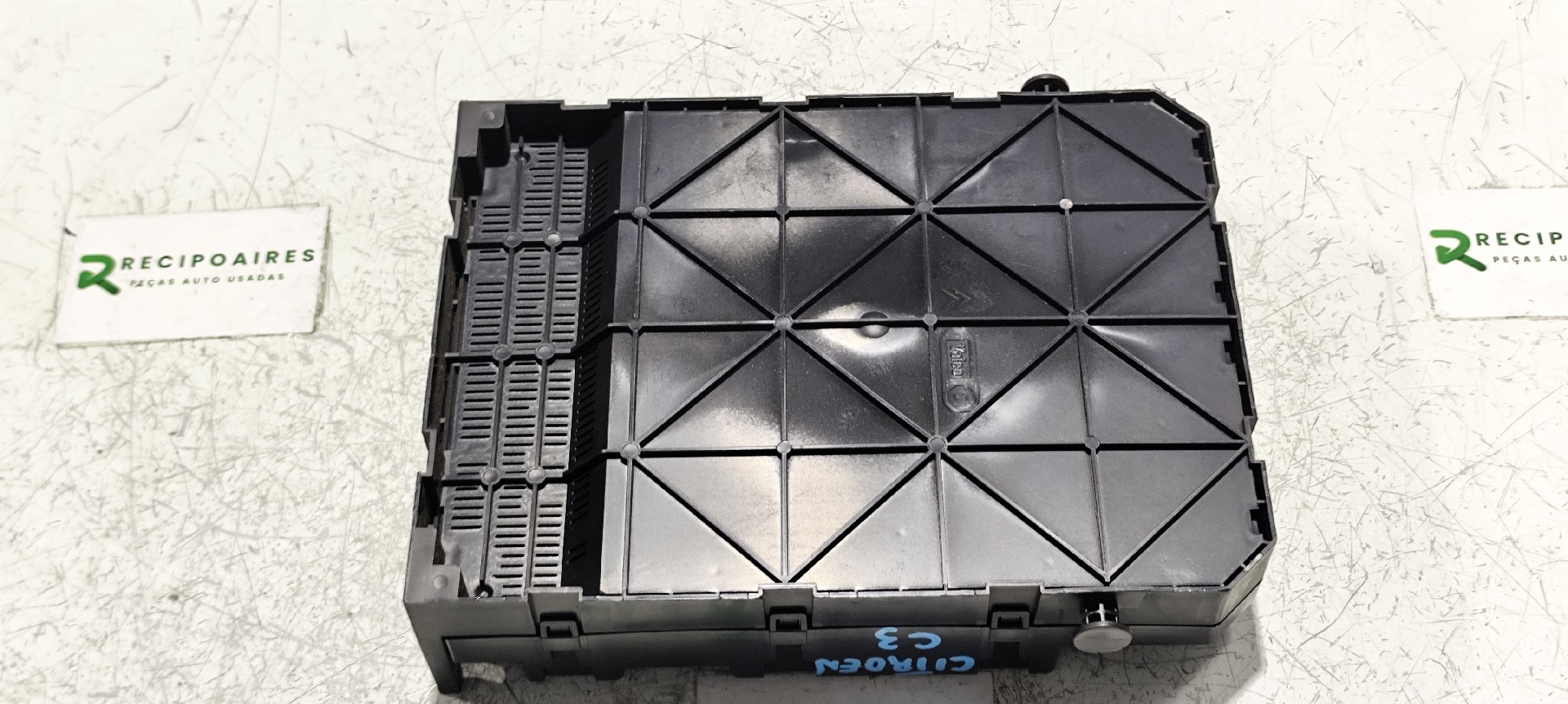 Caixa dos Fusíveis CITROEN C3 I (FC_, FN_) | 02 -  Imagem-1