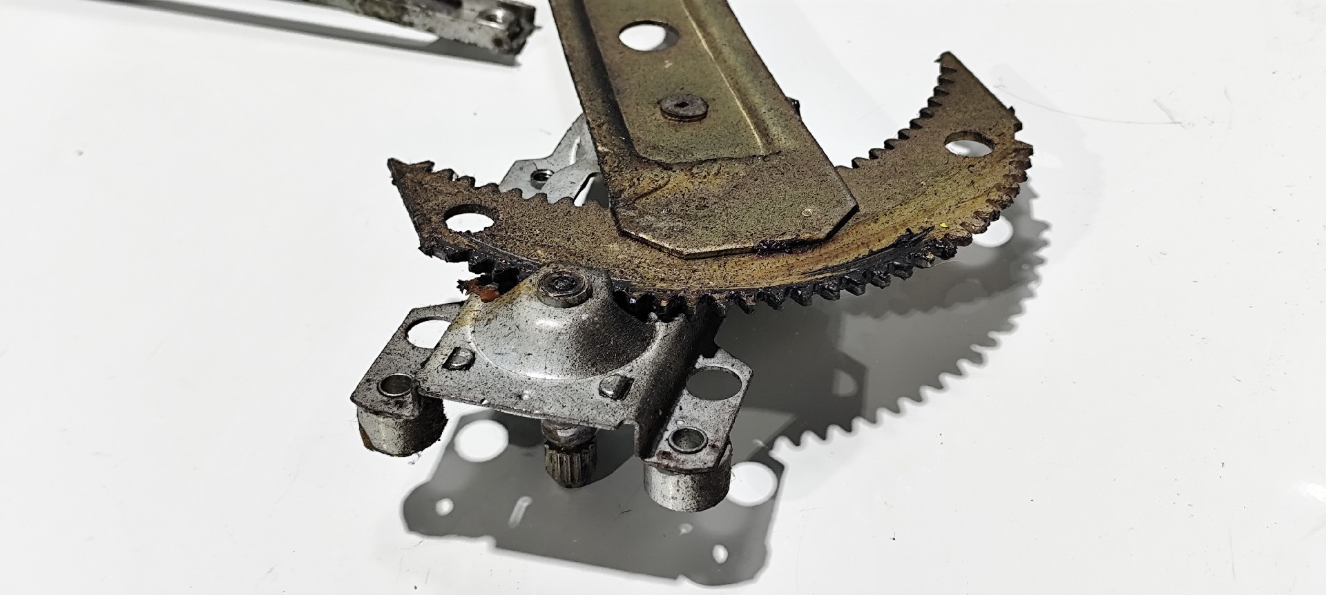 Elevador Frente Dto Manual KIA PREGIO Caixa (TB) | 97 -  Imagem-3