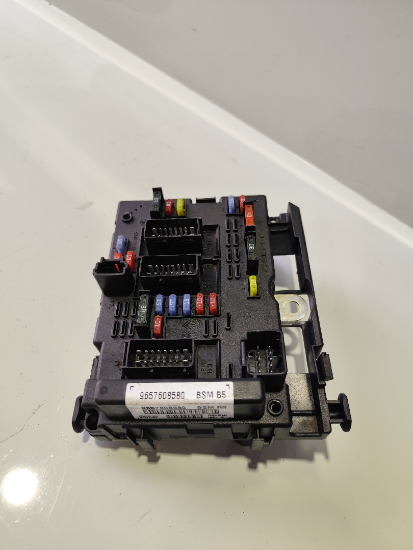 Caixa dos Fusíveis PEUGEOT - ID S_34677