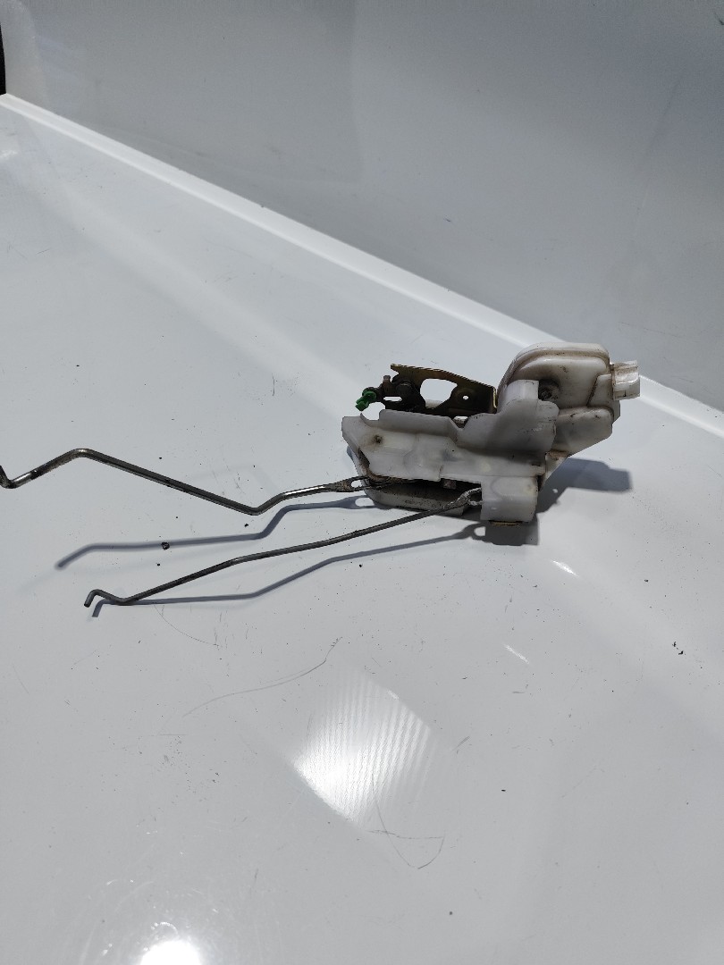 Fecho da Porta Frente Dto MITSUBISHI - ID S_34689