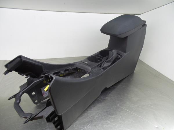 Bracciolo TOYOTA AURIS (_E18_) | 12 - 18