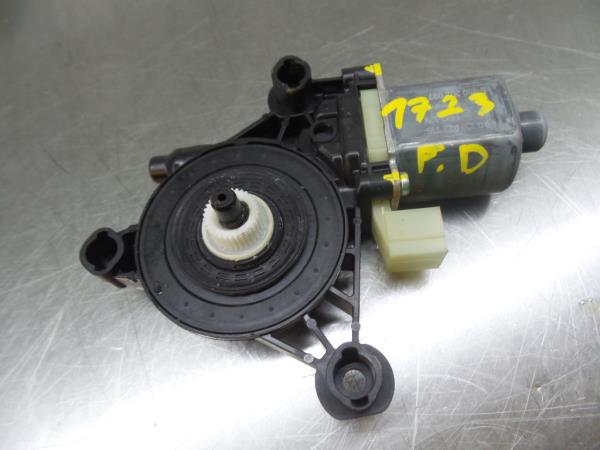 Front Right Window Mechanism Motor VOLKSWAGEN T-ROC (A11) | 17 - 