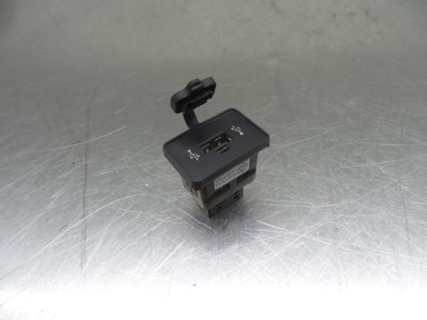 Módulo USB/AUX FIAT LINEA (323_, 110_) | 06 - 