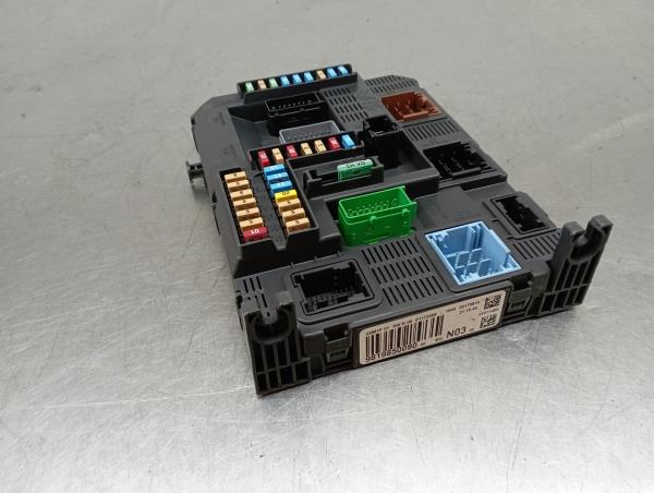 Fuse Box para PEUGEOT 208 I - Servcarros