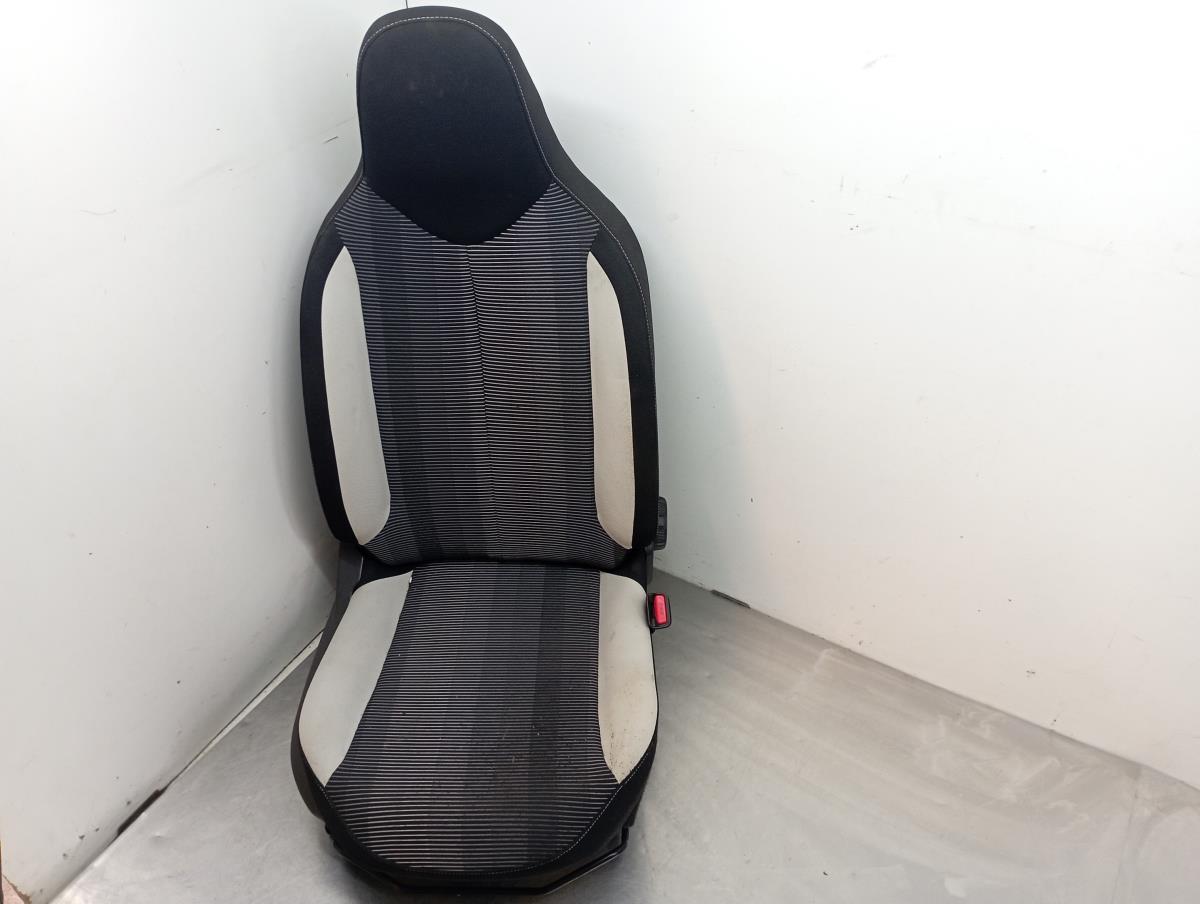 Seats Set / Upholstery PEUGEOT 108 | 14 -  Imagem-0
