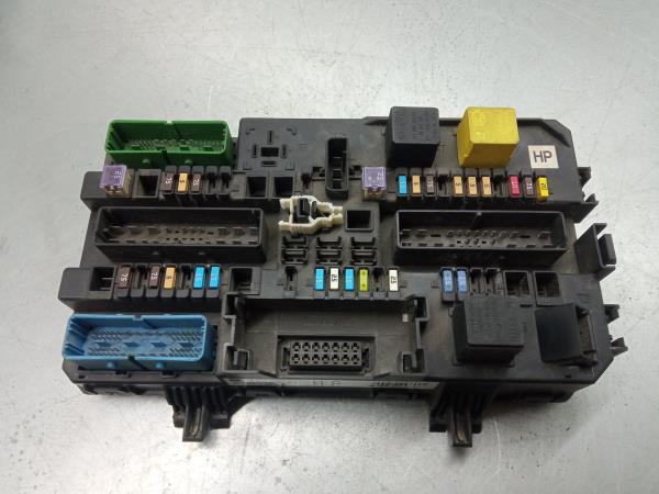 Fuse Box para OPEL ASTRA J GTC - Servcarros