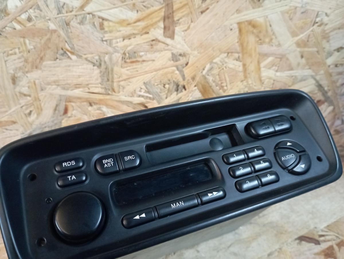 Sistema Audio / Rádio Coche: PEUGEOT 206 Hatchback - 9641523080 /  PHM0221347 / 22RC20065S