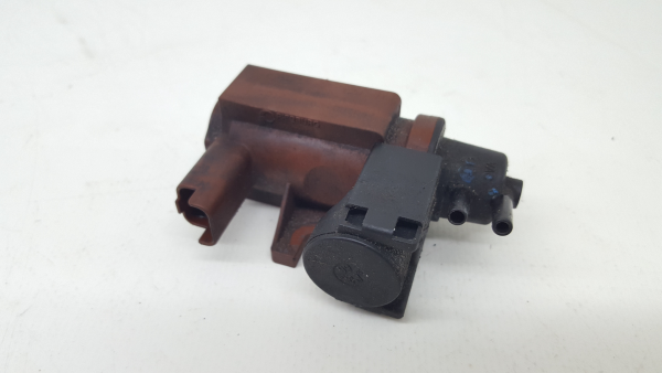 Vacuum Controller Valve VOLVO V50 (545) | 03 - 12