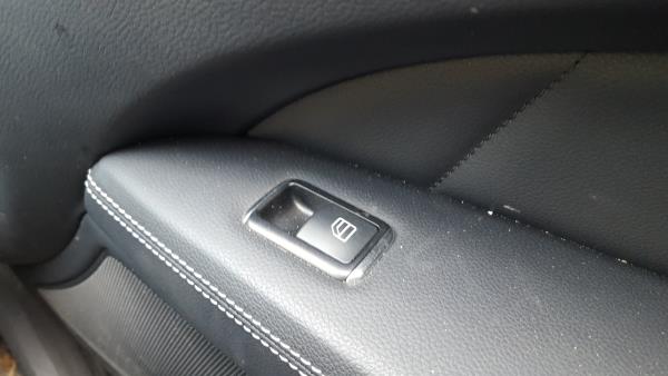 Interruttore Di Vetro Anteriore Destra MERCEDES-BENZ CLS Shooting Brake (X218) | 12 - 17