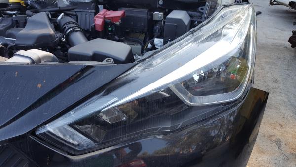 Left Headlight