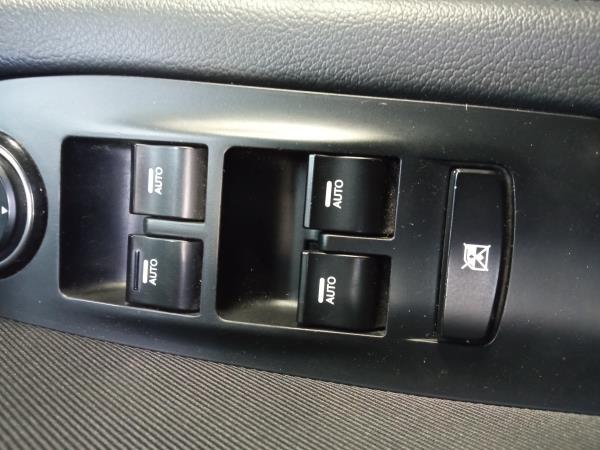Interruttore Di Vetro Anteriore Sinistra HYUNDAI i40 (VF) | 12 - 