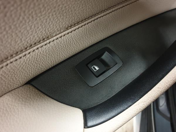 Left Rear Window Switch BMW X1 (F48) | 14 - 