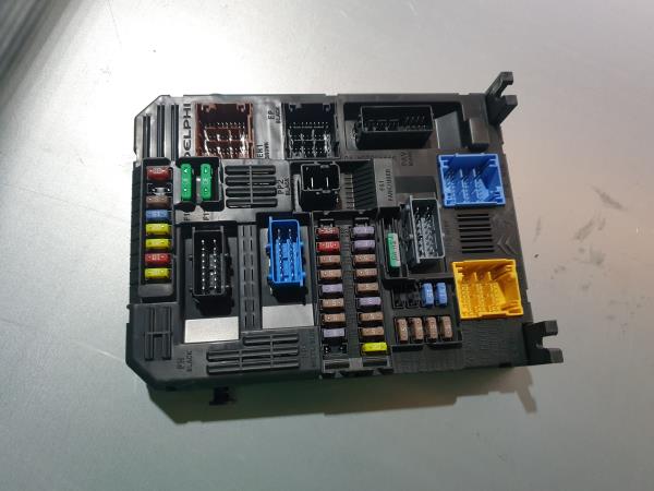 Fuse Box para PEUGEOT RIFTER - Servcarros