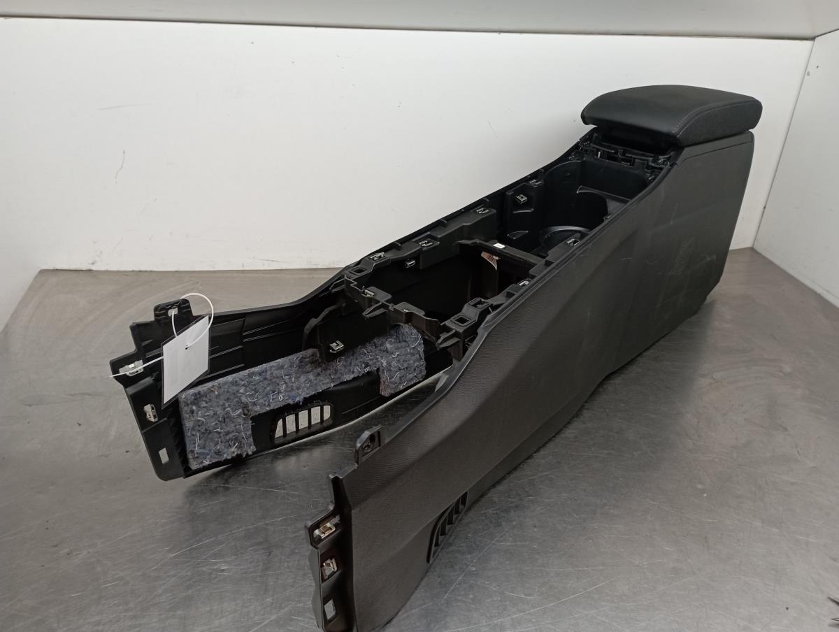 Bracciolo PEUGEOT 2008 II (U_) | 19 - 