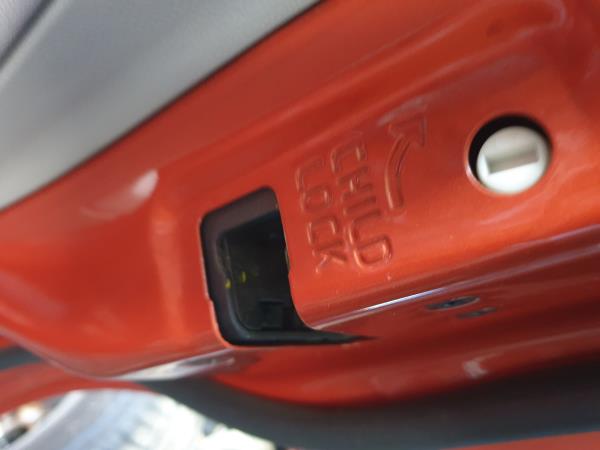 Front Right Door Lock VOLVO V50 (545) | 03 - 12