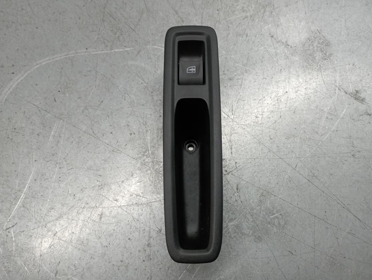 Right Rear Window Switch Right Rear Window Switch: DACIA SANDERO III - 829600971R |Servcarros