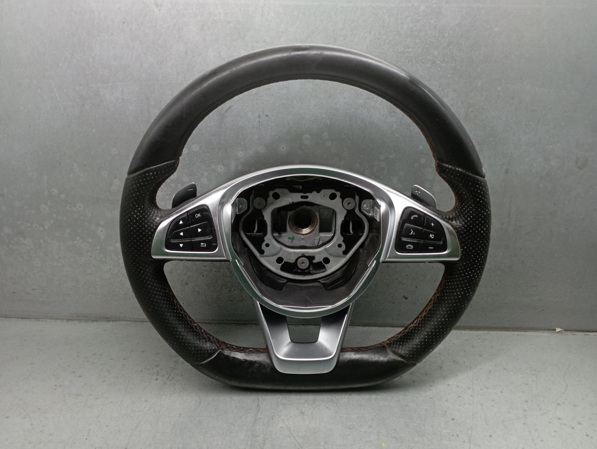 Interior - MERCEDES-BENZ GLA-CLASS - Steering wheel