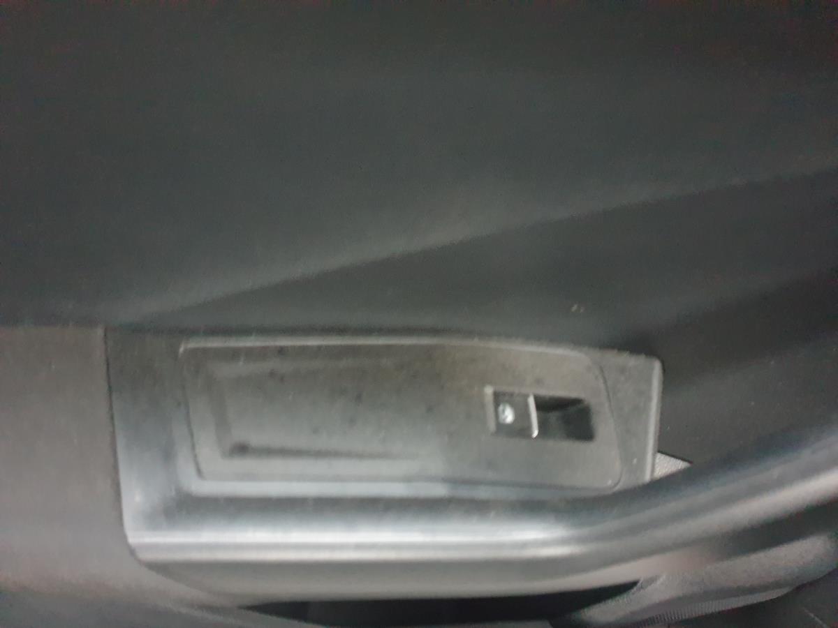 Left Rear Window Switch VOLKSWAGEN T-ROC (A11) | 17 - 