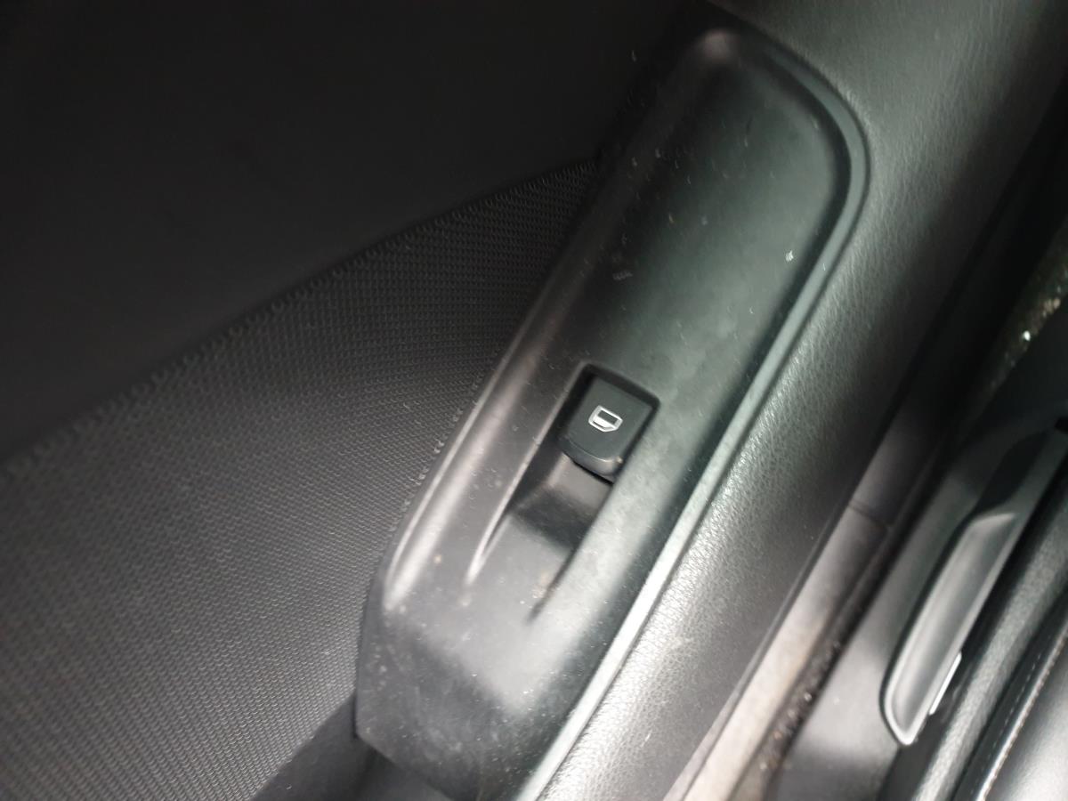 Right Front Window Switch AUDI A3 Sportback (8VA, 8VF) | 12 - 