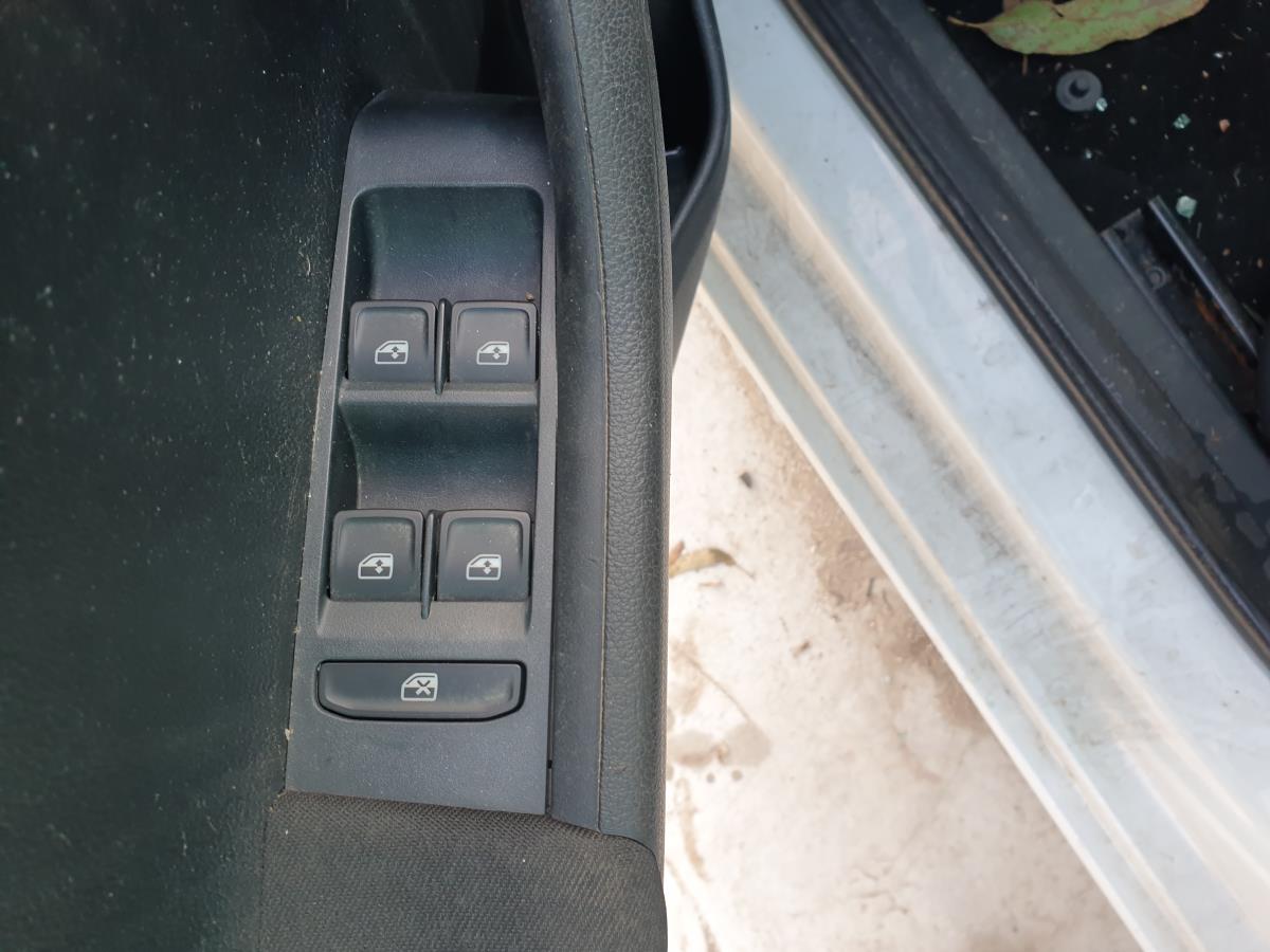 Interruttore Di Vetro Anteriore Sinistra SKODA FABIA III (NJ3) | 14 - 