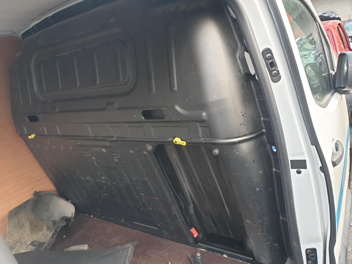 Separador Cabine PEUGEOT PARTNER Caixa (K9) | 18 - 