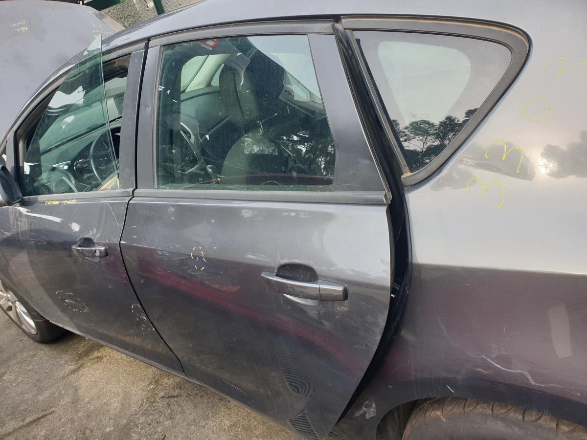 Puerta Trasera Izquierda OPEL ASTRA J (P10) | 09 - 15