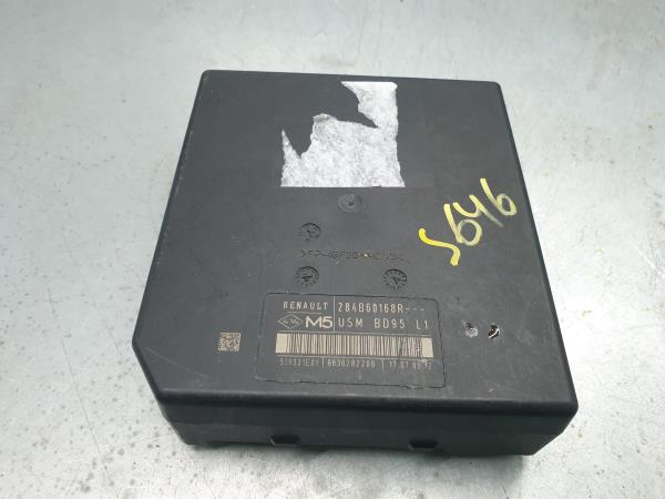 Fuse Box RENAULT MEGANE III Hatchback (BZ0/1_) | 08 - 
