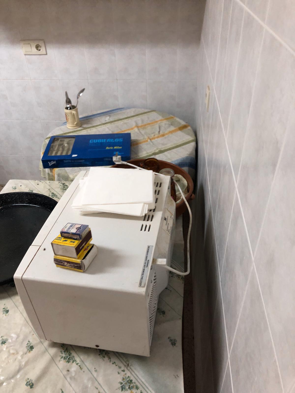 Deshazte de tus muebles viejos con nuestro servicio de reciclaje en Riells i Viabrea - ¡Presupuestos sin compromiso!