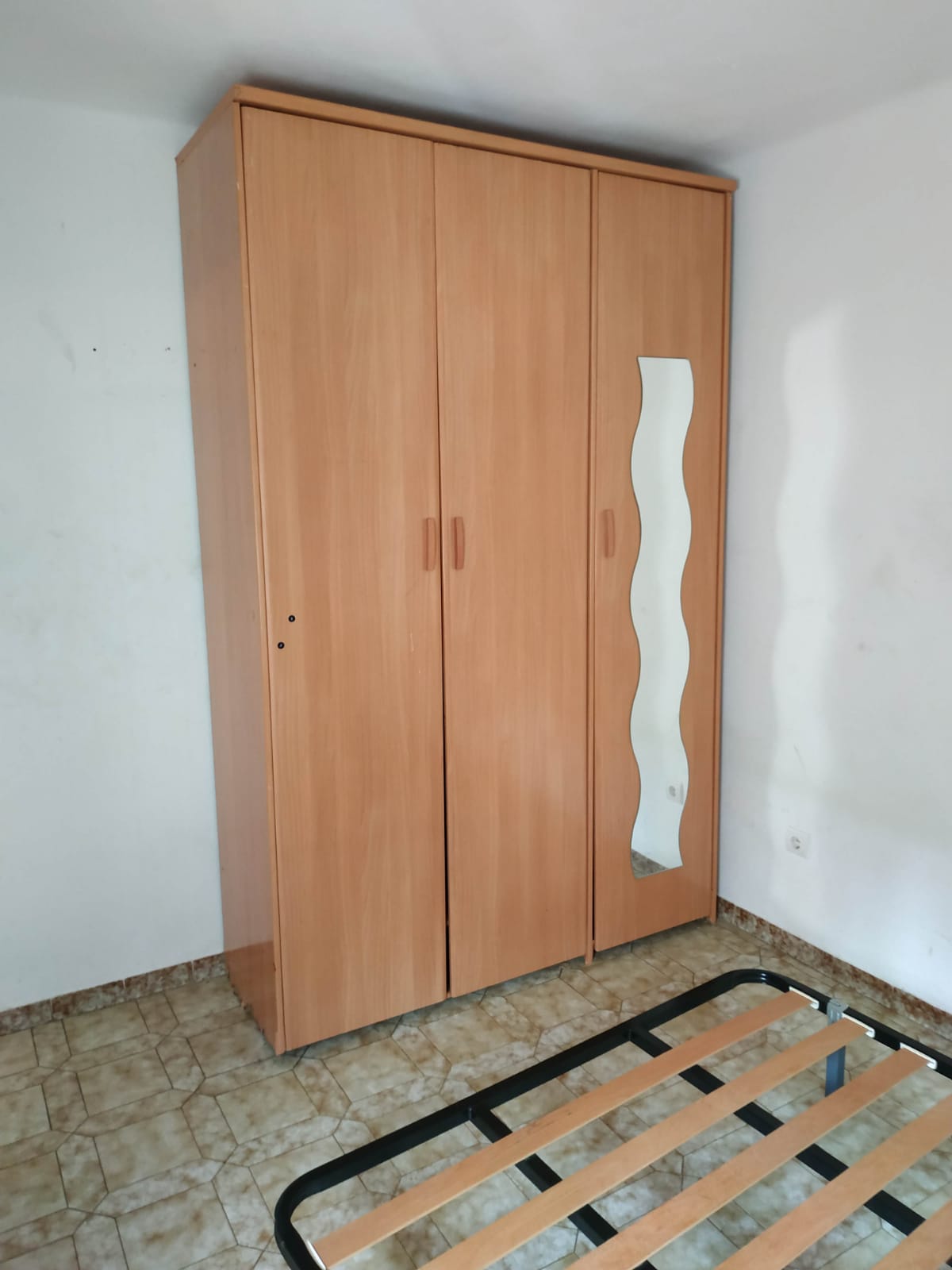 Deshazte de tus muebles, electrodomésticos y basura de manera sostenible en Darnius - ¡Contáctanos!