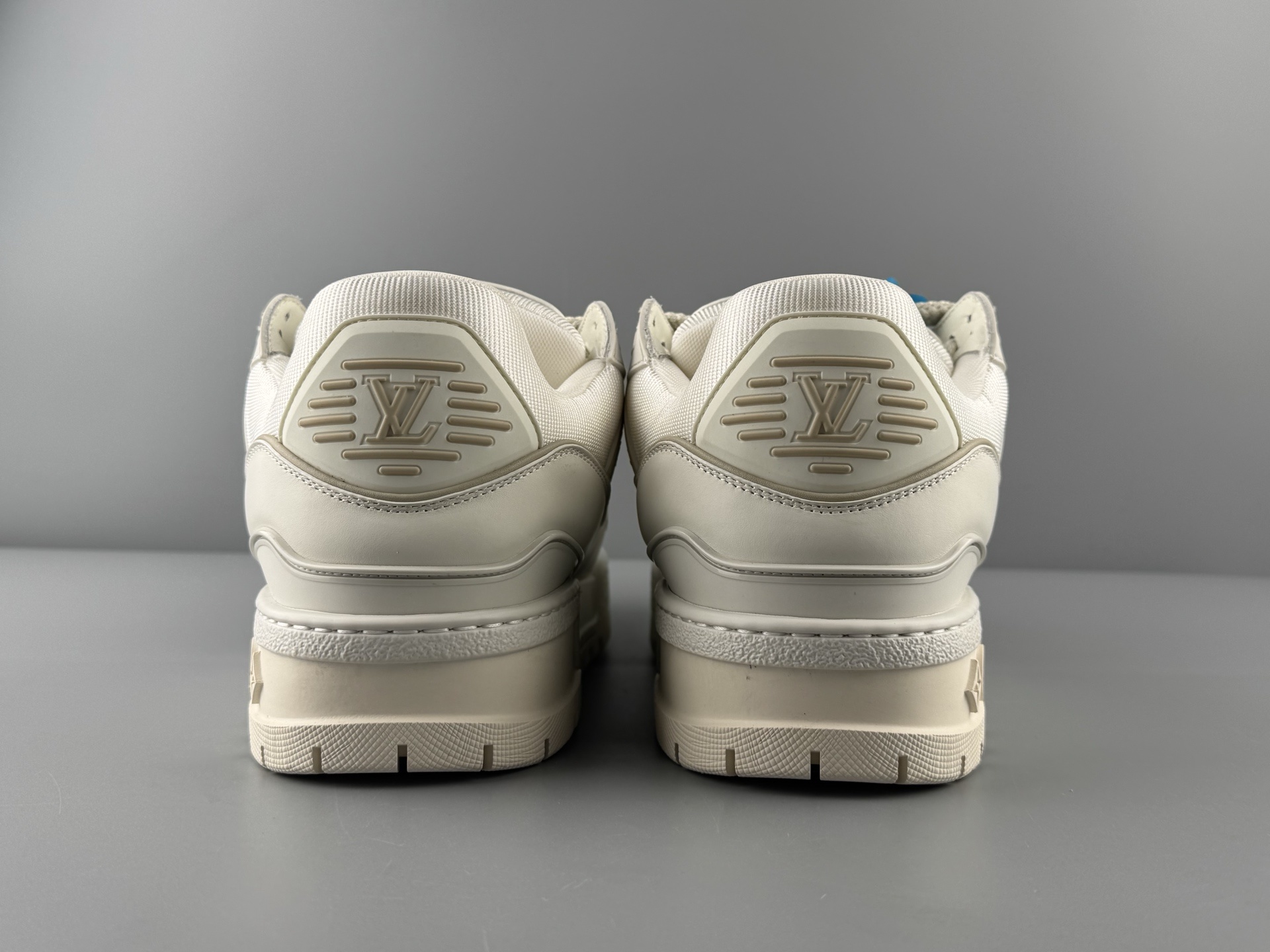 Maxi Puff on the market! You can freely compare it with the authentic one! Louis Vuitton Maxi Puff Sneakers π made with imported original factory leather. - Image 2
