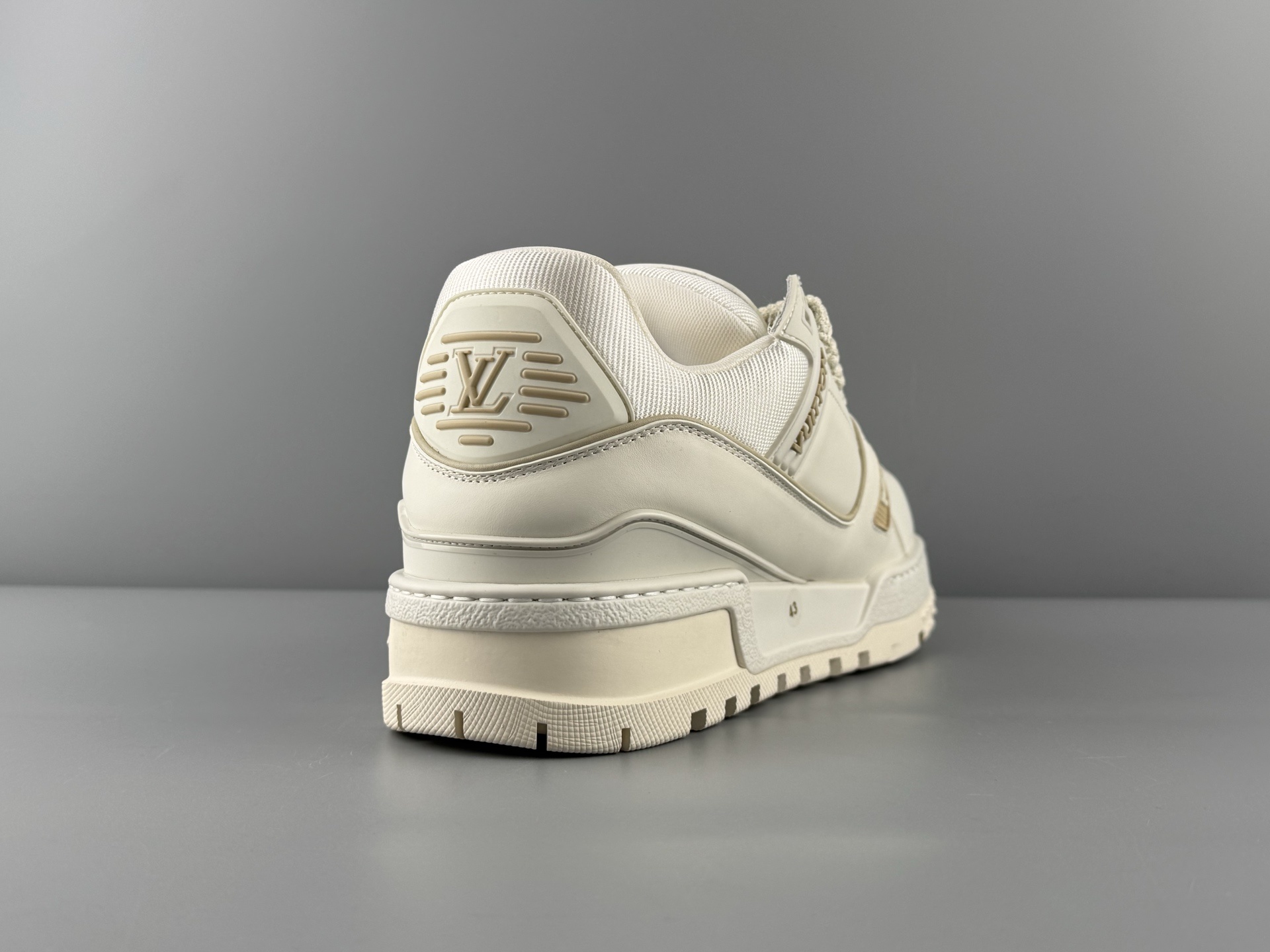 Maxi Puff on the market! You can freely compare it with the authentic one! Louis Vuitton Maxi Puff Sneakers π made with imported original factory leather. - Image 3