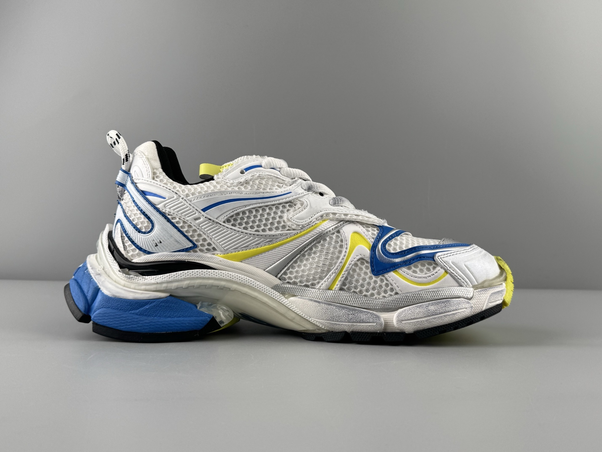 Balenciaga Runner 2.0 Lightweight mesh upper for greater breathability and comfort