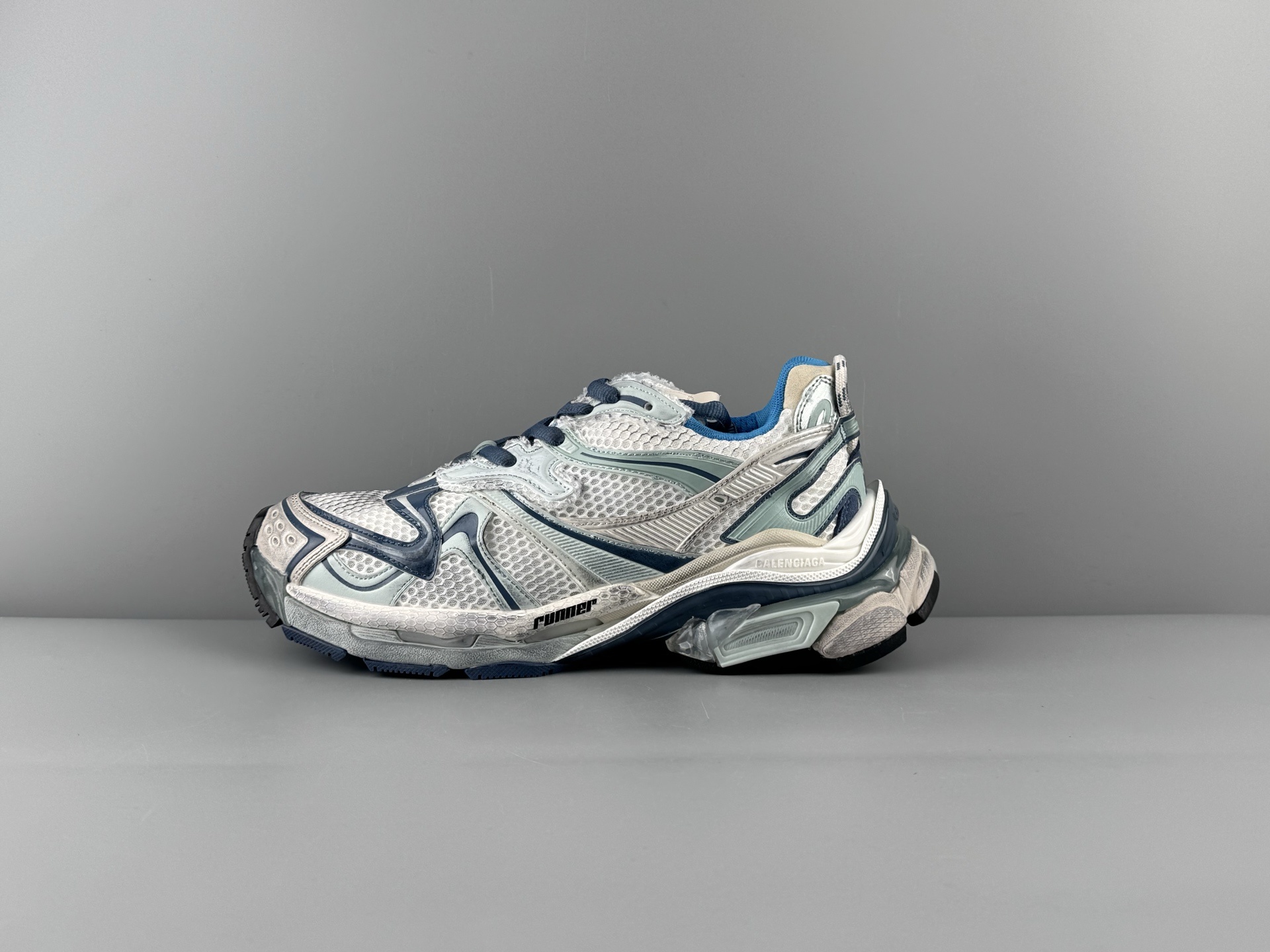 Balenciaga Runner 2.0 Lightweight mesh upper for enhanced breathability and comfort. - Image 4