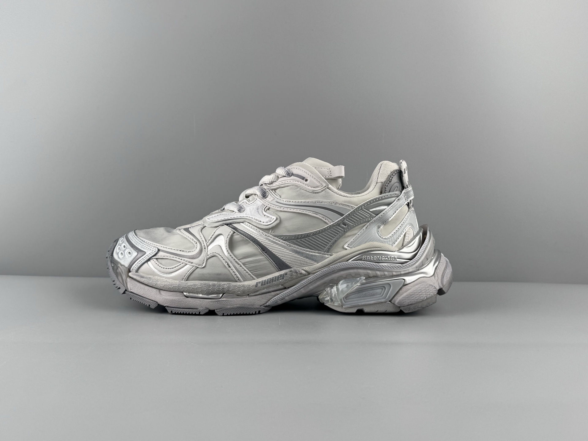 Balenciaga Runner 2.0 Lightweight mesh upper for improved breathability and comfort. - Image 2