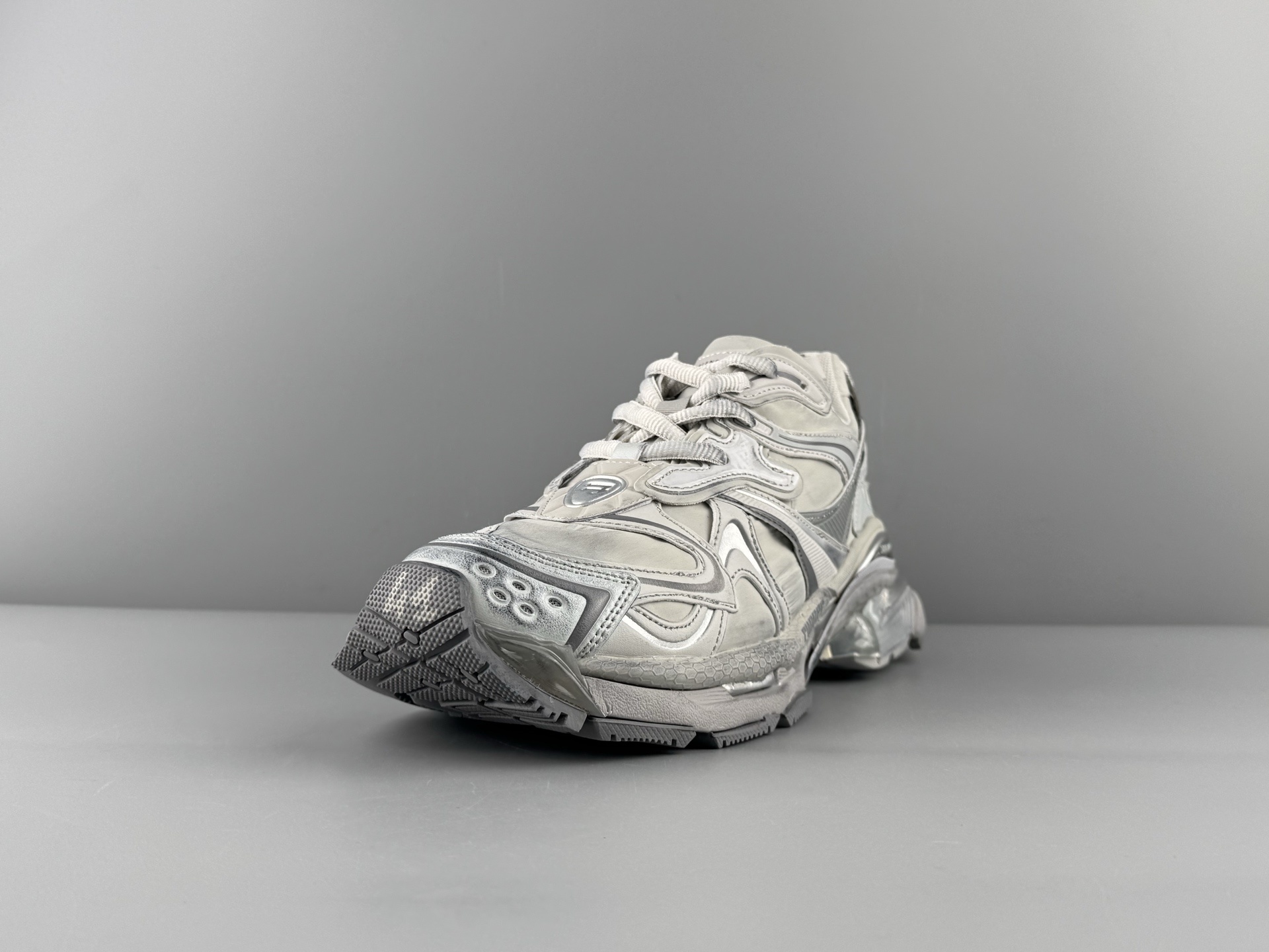 Balenciaga Runner 2.0 Lightweight mesh upper for improved breathability and comfort. - Image 6