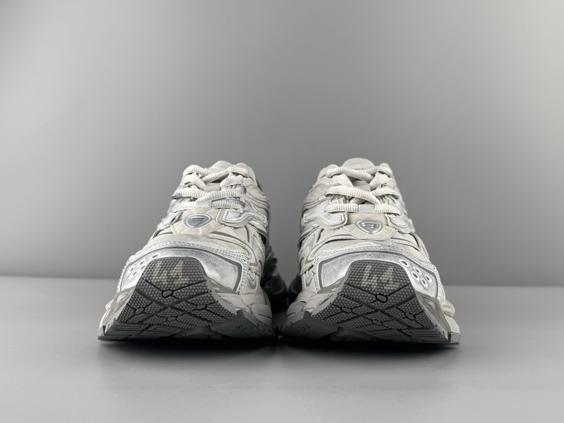 Balenciaga Runner 2.0 Lightweight mesh upper for improved breathability and comfort. - Image 8