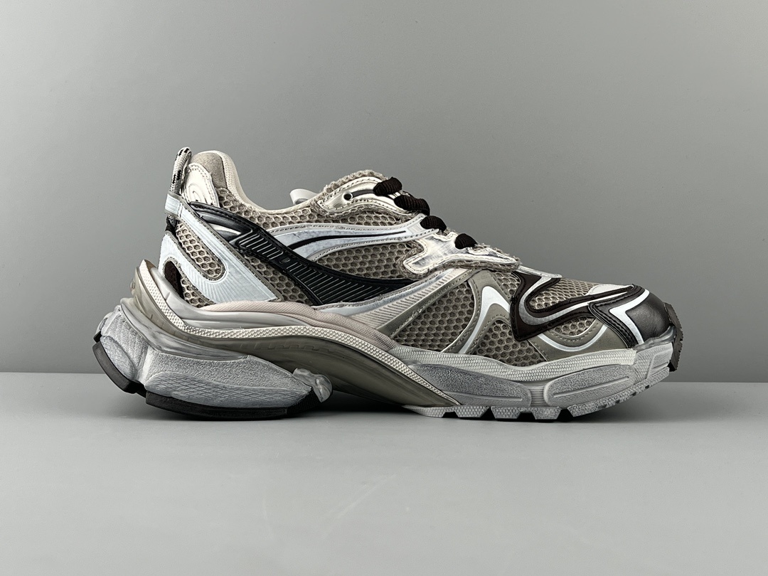 Balenciaga Runner 2.0 Lightweight mesh upper for enhanced breathability and comfort. - Image 6