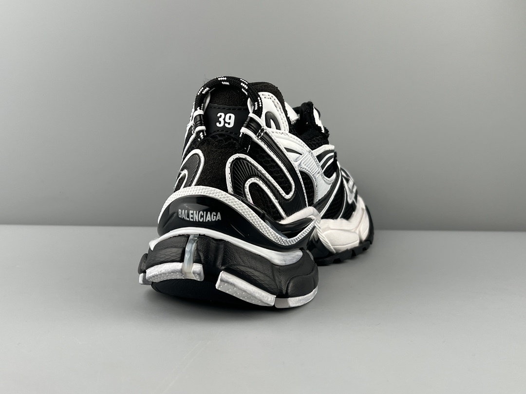 Balenciaga Runner 2.0 Lightweight mesh upper for improved comfort and breathability. - Image 3