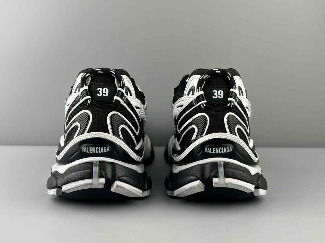 Balenciaga Runner 2.0 Lightweight mesh upper for improved comfort and breathability. - Image 6