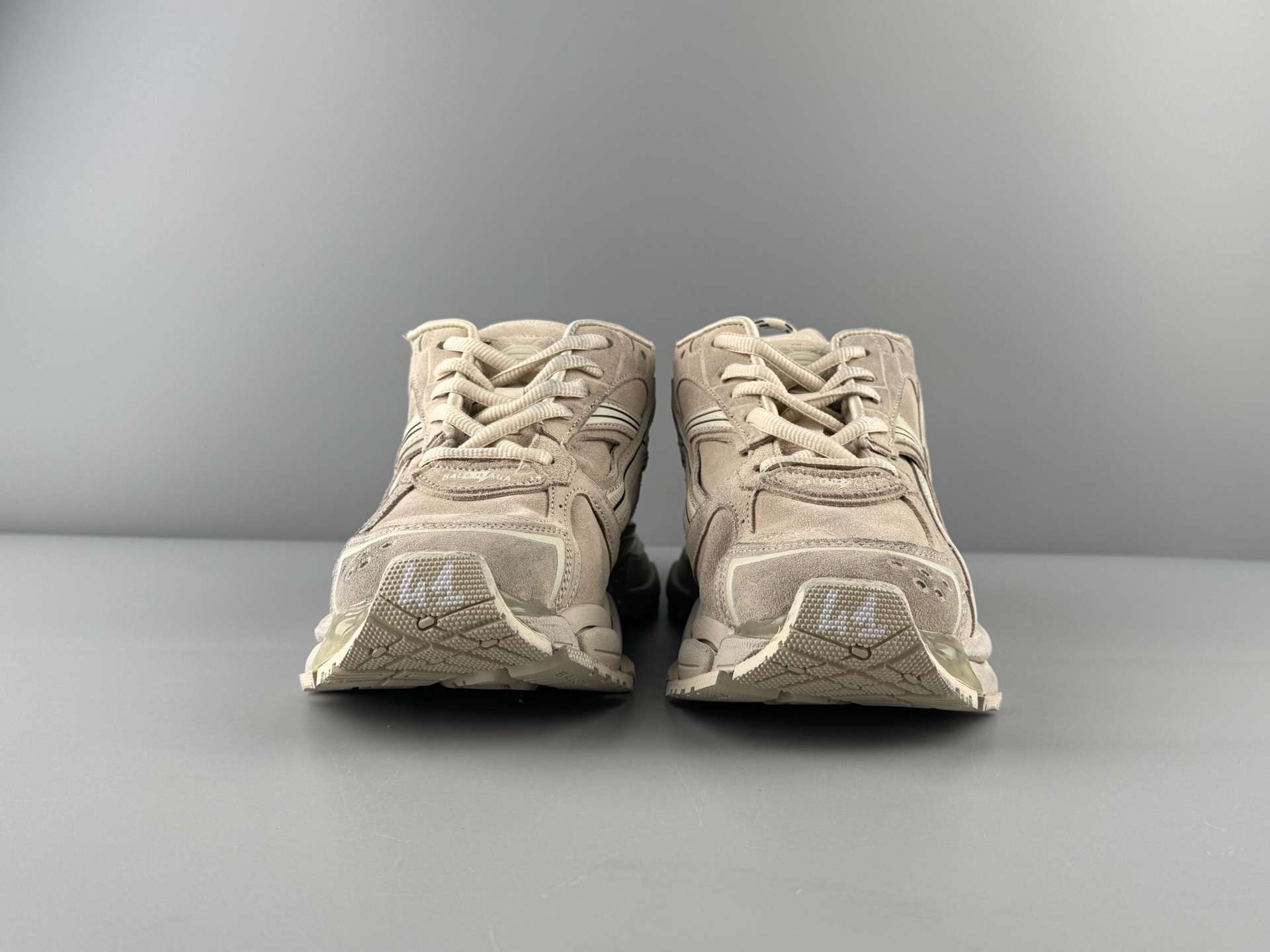 Balenciaga Runner — Classic “Dad Shoes” Lightweight mesh upper for enhanced breathability and comfort. - Image 3