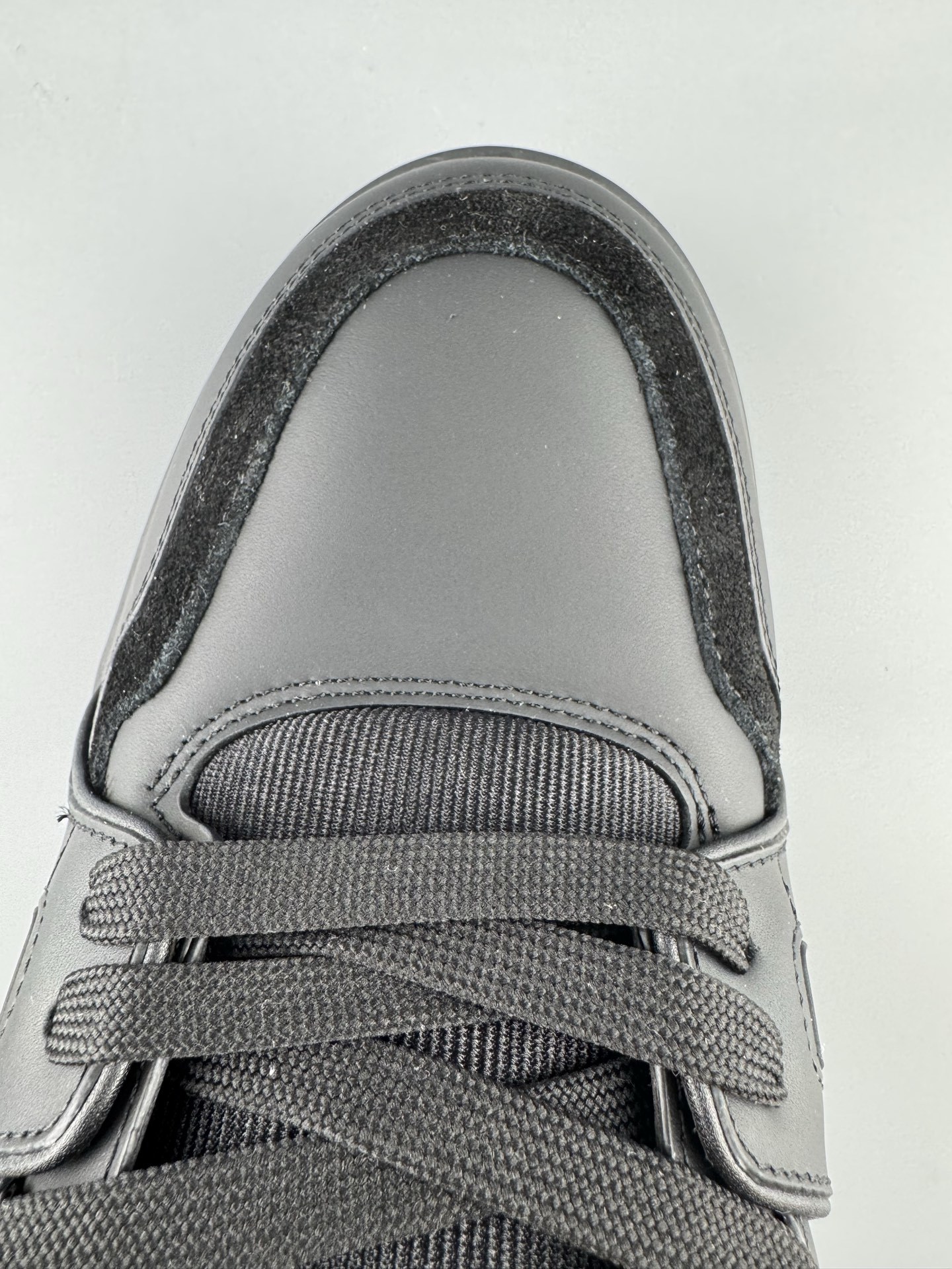 LV Trainer x Nigo Collaboration β All-Black Classic Colorway, 2025 Latest Version Features brand-new embossing and a new semi-insert midsole. Crafted with premium materials, exclusive custom TPU molding. - Image 4