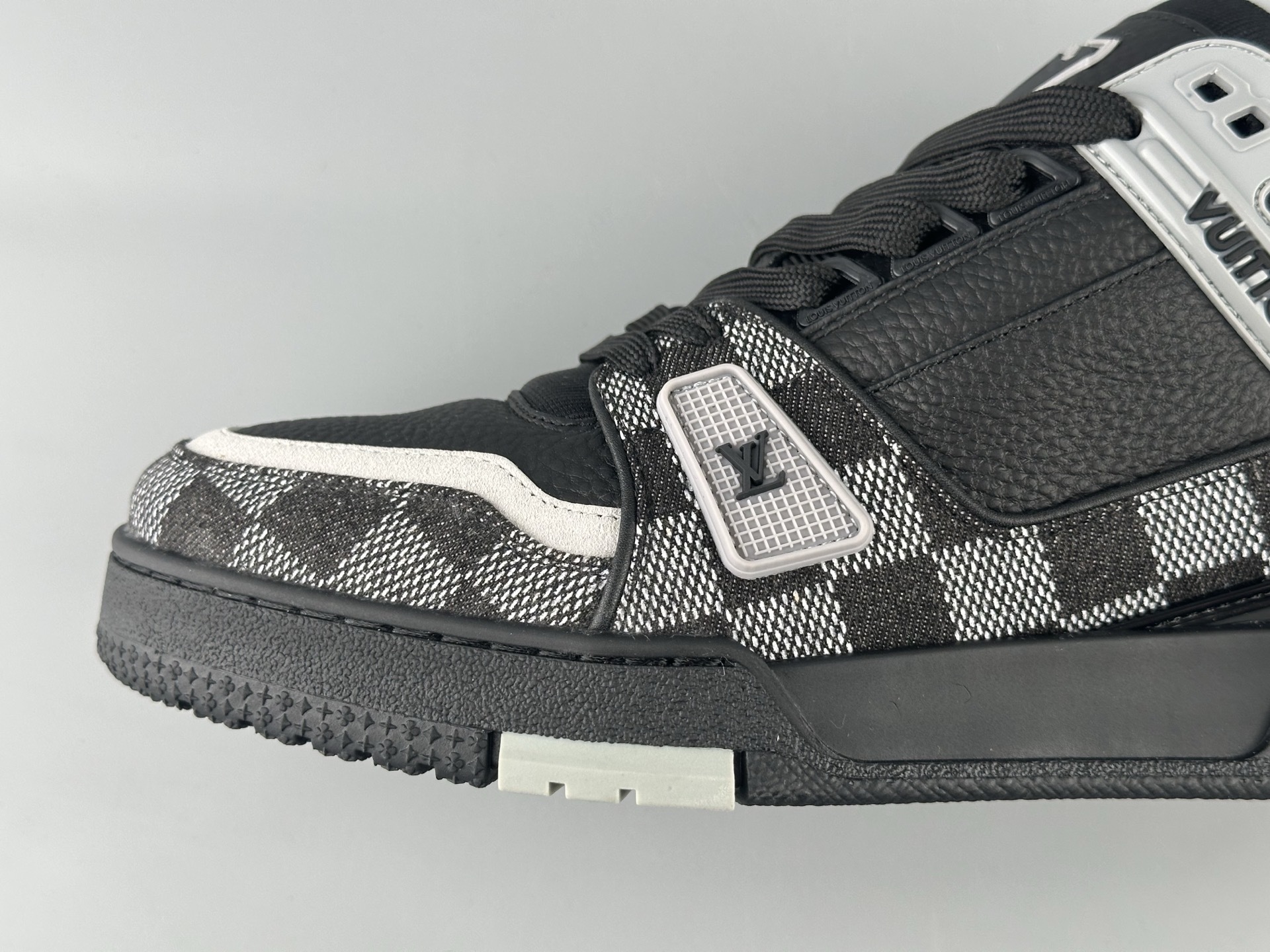 Trainer 2024 Classic Colorway β Black Checkered, Latest Version Brand-new embossing and semi-insert midsole. Crafted with top-quality materials and exclusive custom TPU molding. - Image 5
