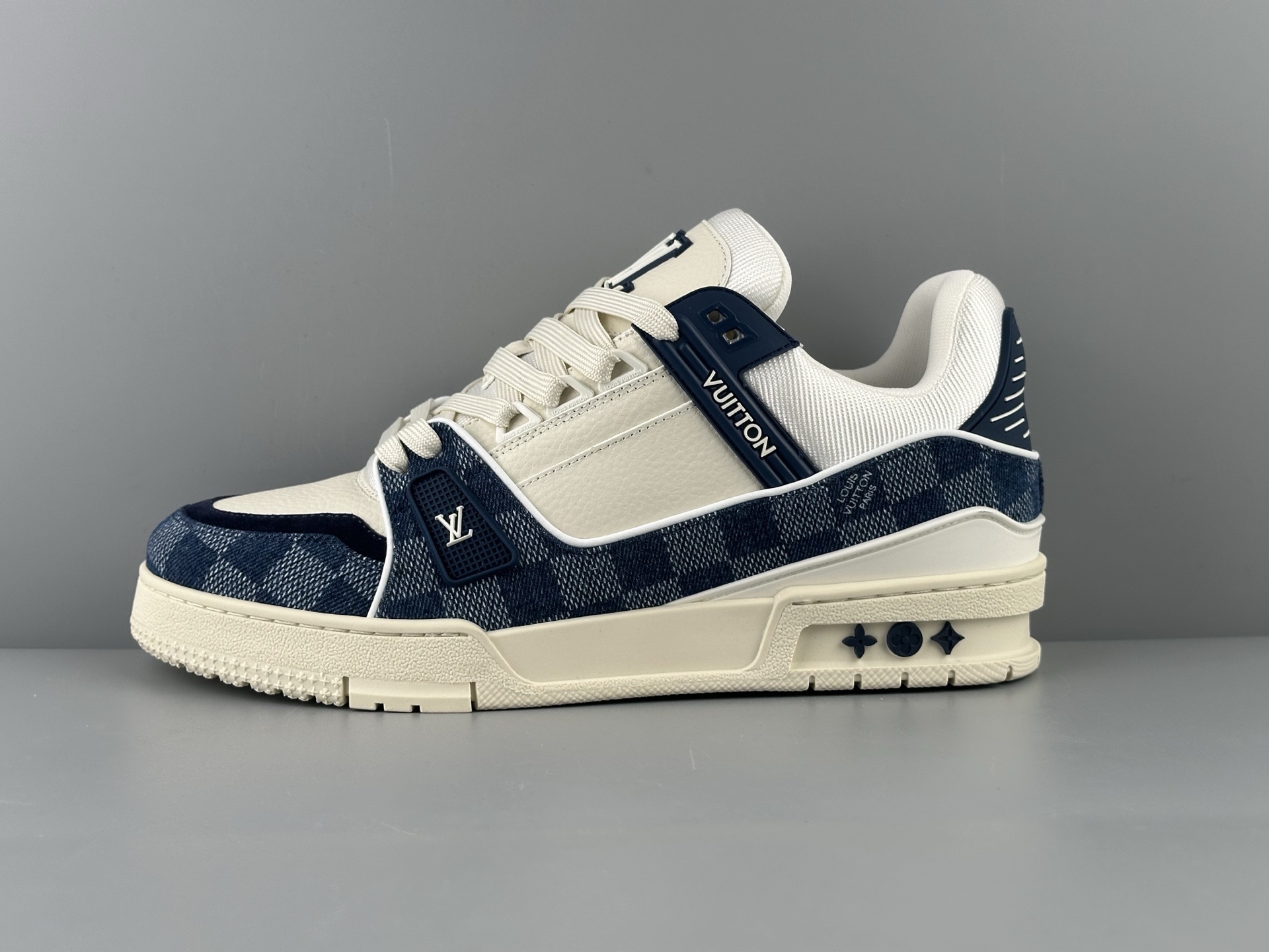 LV Trainer 2024 Classic Colorway β Blue Checkered, Latest Version Features brand-new embossing and a redesigned semi-insert midsole. Crafted with premium materials and exclusive custom TPU molding.