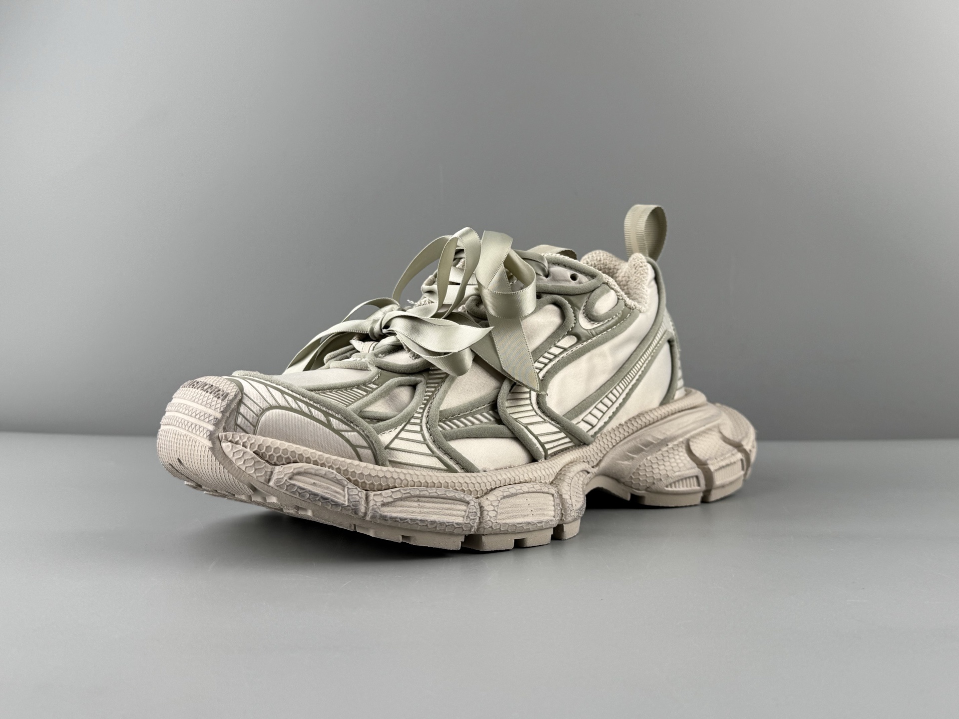 Balenciaga 3XL Sneaker โ Paris Fashion House 3XL โDad Shoesโ with satin bow ๐, Light Gray Colorway. - Image 6