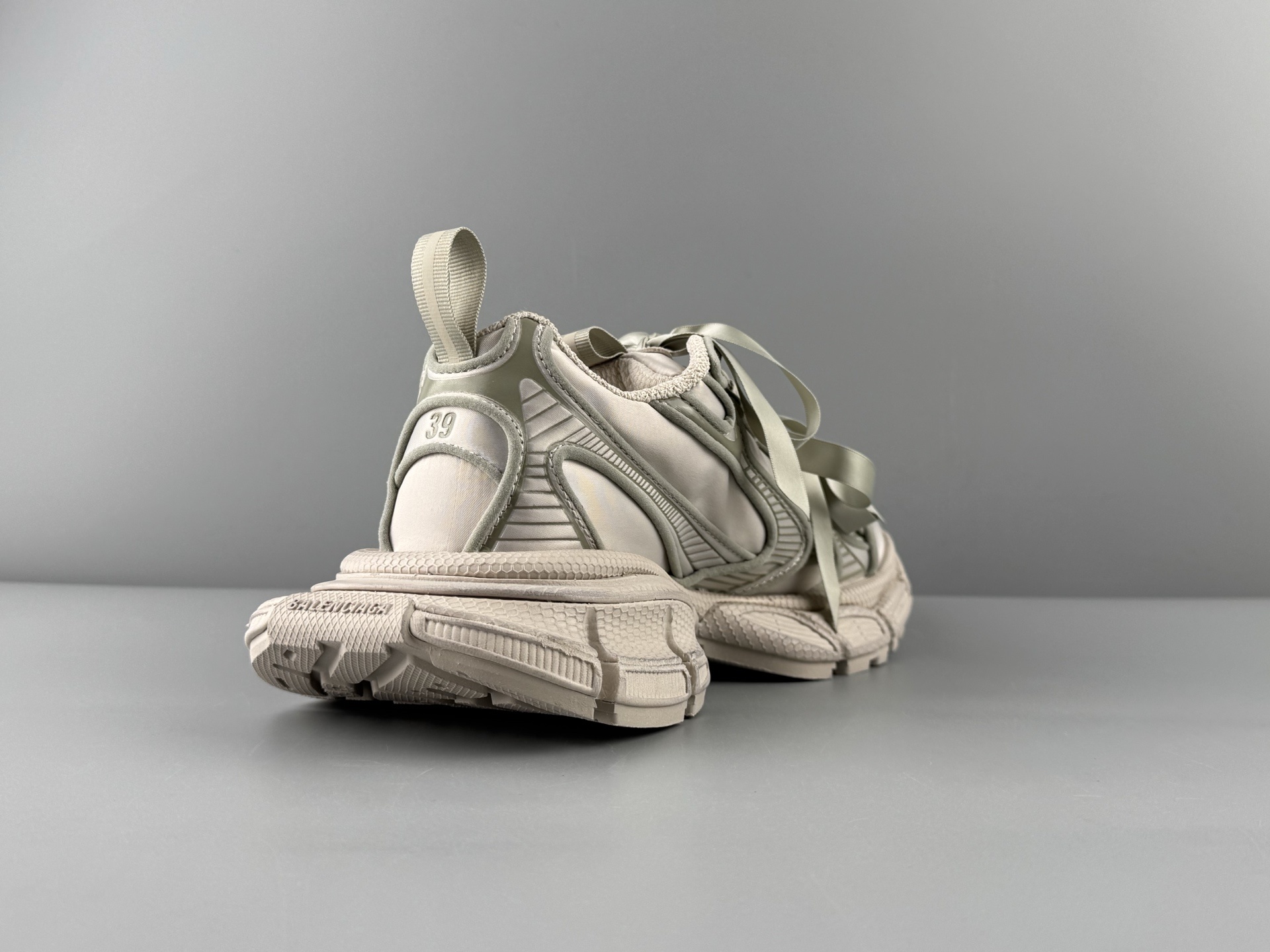 Balenciaga 3XL Sneaker โ Paris Fashion House 3XL โDad Shoesโ with satin bow ๐, Light Gray Colorway. - Image 7