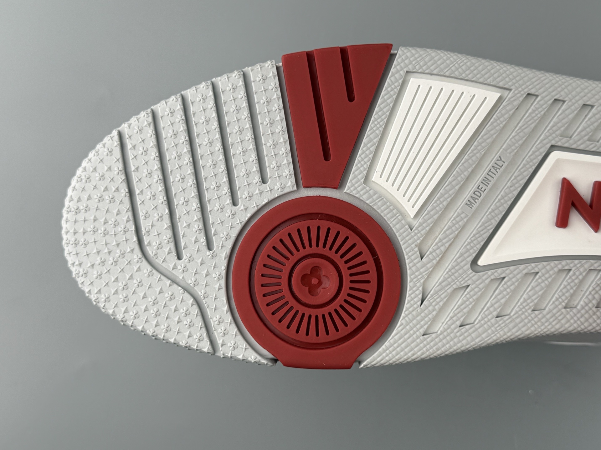 LV Trainer 25FW β White & Blue Colorway, 2025 Latest Version Brand-new embossing and semi-insert midsole. Crafted with premium materials and exclusive custom TPU molding. - Image 8