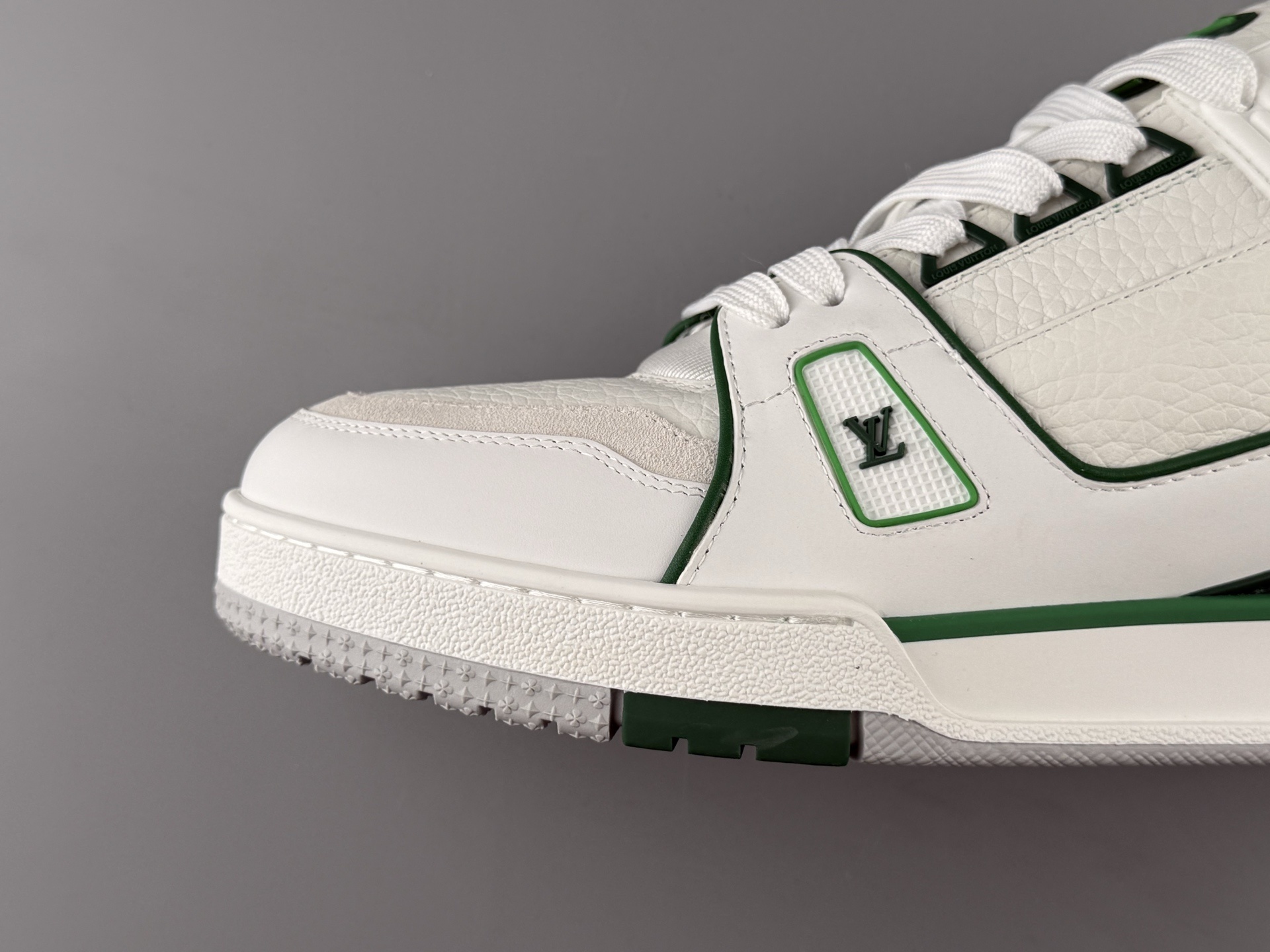 LV Trainer 25FW β White & Green Colorway, 2025 Latest Version Brand-new embossing and semi-insert midsole. Crafted with top-quality materials and exclusive custom TPU molding. - Image 9