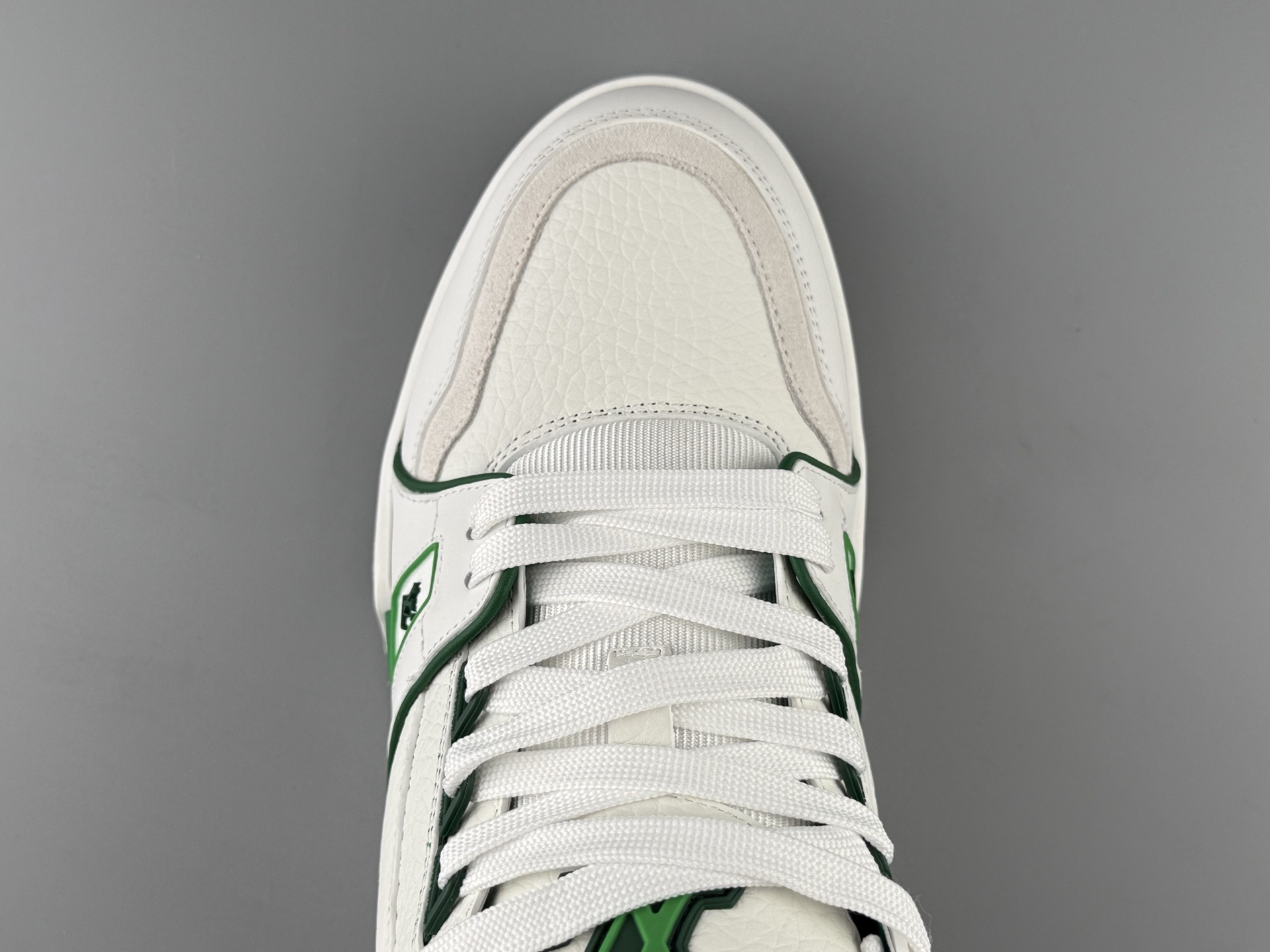 LV Trainer 25FW β White & Green Colorway, 2025 Latest Version Brand-new embossing and semi-insert midsole. Crafted with top-quality materials and exclusive custom TPU molding. - Image 12